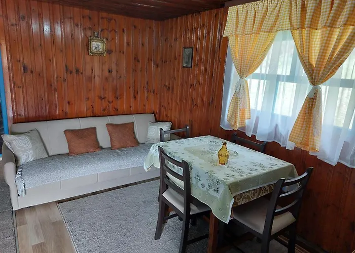 Casa de Férias Seosko Domacinstvo Alababa